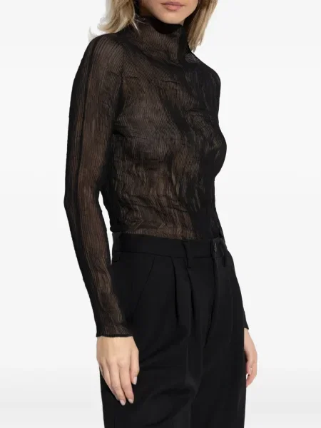 Top Issey Miyake lung negru