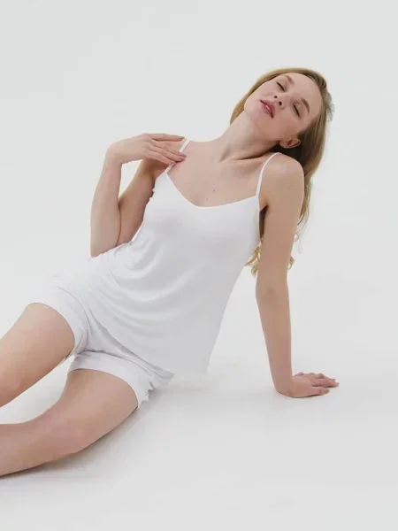 Женские шорты білі