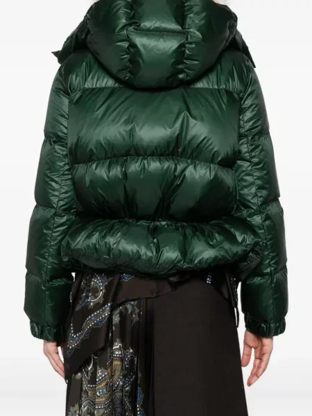 Geacă cu puf Sacai cu glugă verde