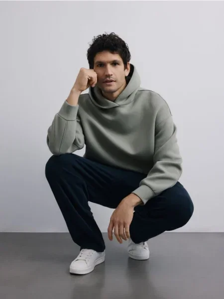 Hanorac cu glugă Reserved cu glugă verde