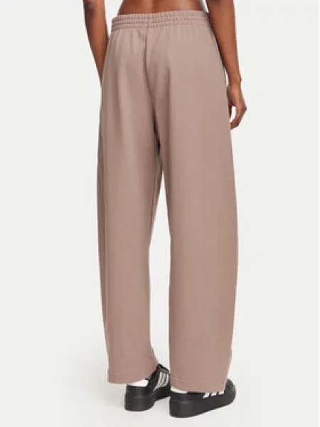 Adidas Spodnji del trenirke Small Logo Temno Barrel Fit bež