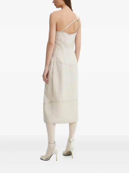 Rochie Résumé cu un umăr gol de costum alb