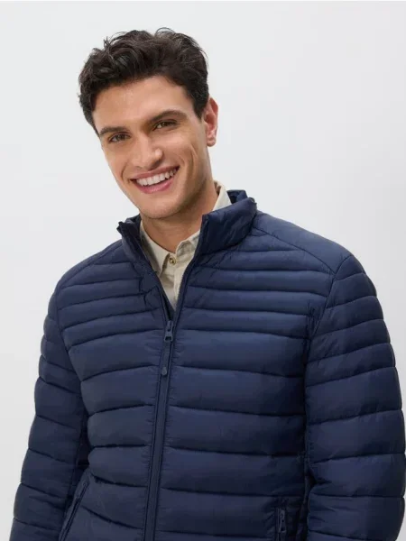 Стеганая куртка Reserved с высоким воротником синяя