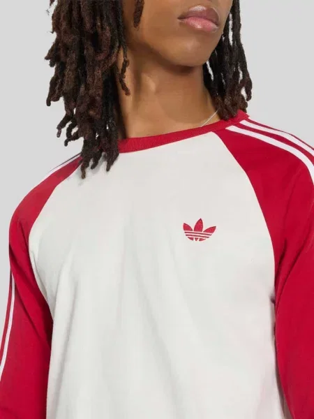 Bluzka z długim rękawem w kroju regular fit z czystej bawełny z wyhaftowanym logo Adidas Originals biała