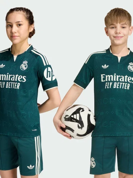 Дитяча Футболка adidas перероблений зелений