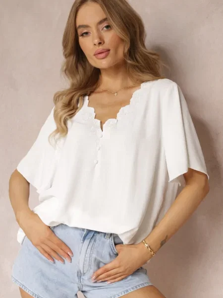 Bluză cu decolteu brodat și mâneci scurte Junelia albă