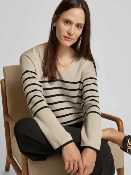 Sweter z dzianiny z dekoltem w serek model ‘OSTRIA’ Vila beżowy