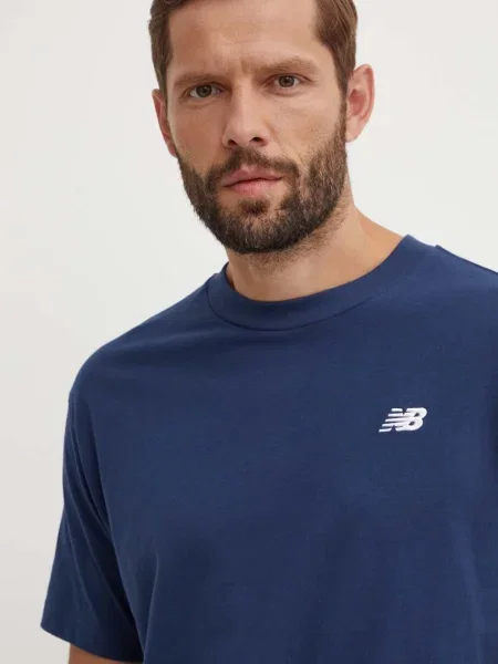 Majica New Balance Small Logo za muškarce tamno s aplikacijom plava