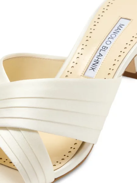 Papuci tip mules Manolo Blahnik cu bretele