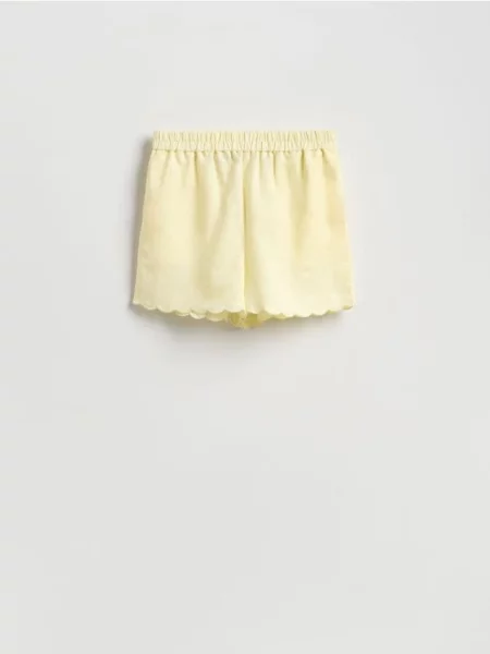 Reserved Pantaloni scurți cu adaos de in galben-deschis galben