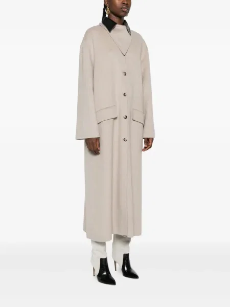 Kołnierzykowy płaszcz Nanushka