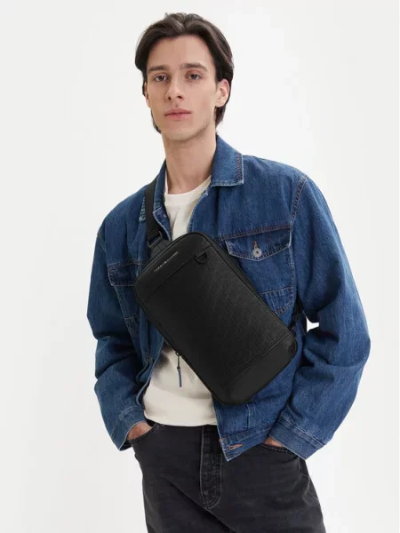 Tommy Hilfiger Torbica za okrog pasu Th Modern Slingpack črna