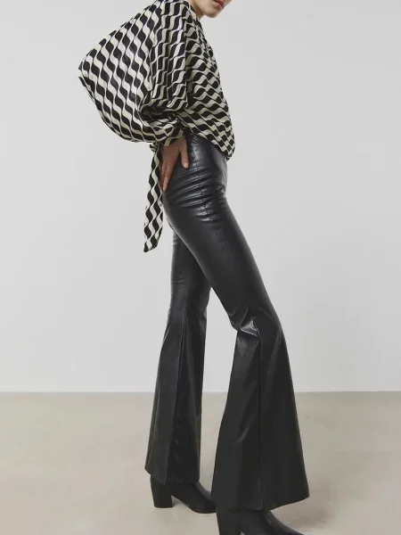 Панталон Answear Lab с разкроени краища с висока талия черно