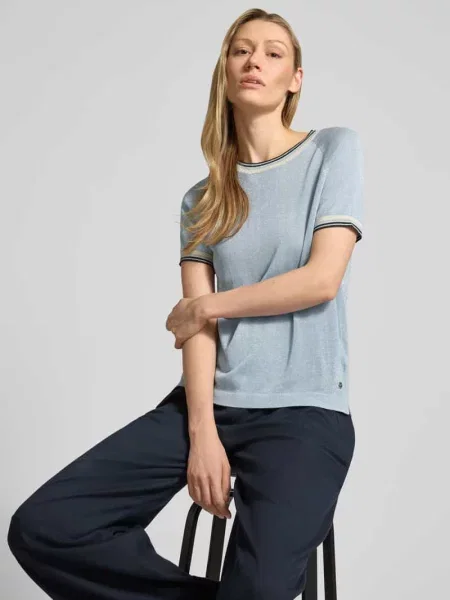 T-shirt o kroju regular fit z mieszanki z efektem dzianiny Jake*s Collection błękitna