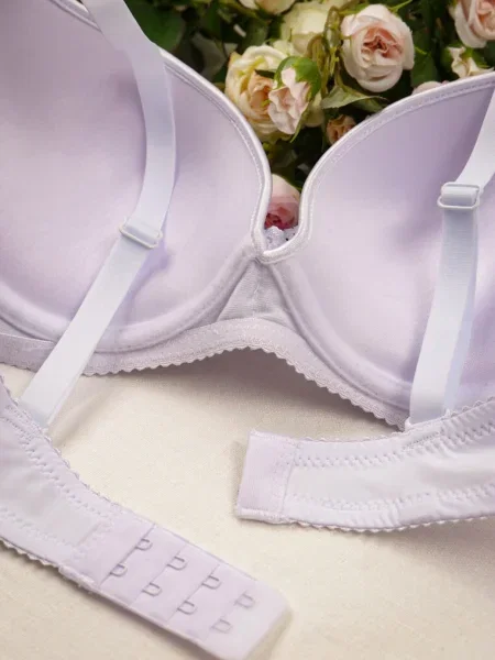 Sutien cu inserții din dantelă și efect push-up Sellish alb