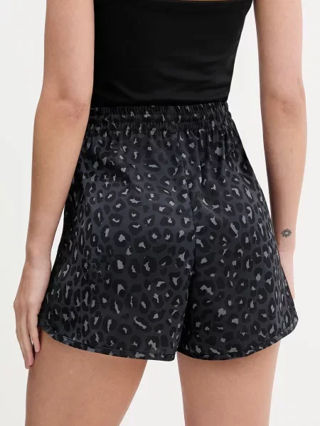 Kraťasy adidas Originals Stn Shorts černé