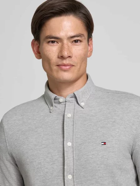 Koszula casualowa o kroju slim fit z wyhaftowanym logo Tommy Hilfiger