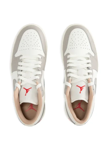 Sneakerși Jordan alb