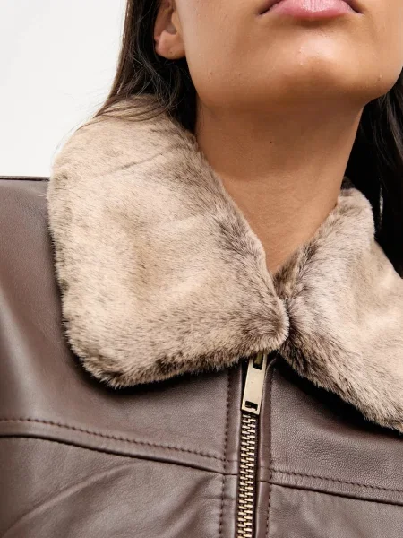 Шкіряна куртка Answear.LAB демісезонна коричневий