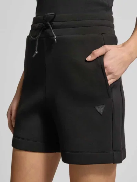 Szorty z mieszanki o kroju regular fit Guess Activewear czarne