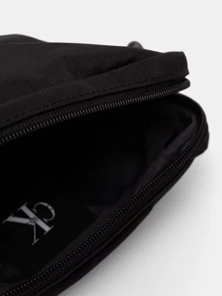 Calvin Klein Válltáska Bold Square Crossbody fekete