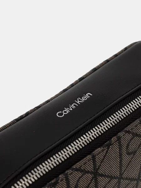 Calvin Klein Válltáska sötét / fekete bézs