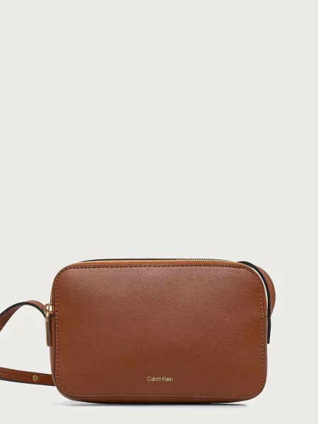 Calvin Klein crossbody kabelka z imitace kůže hnědá
