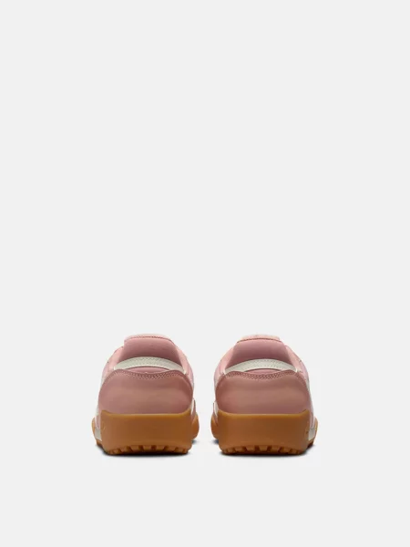 Кроссовки Nike розовые