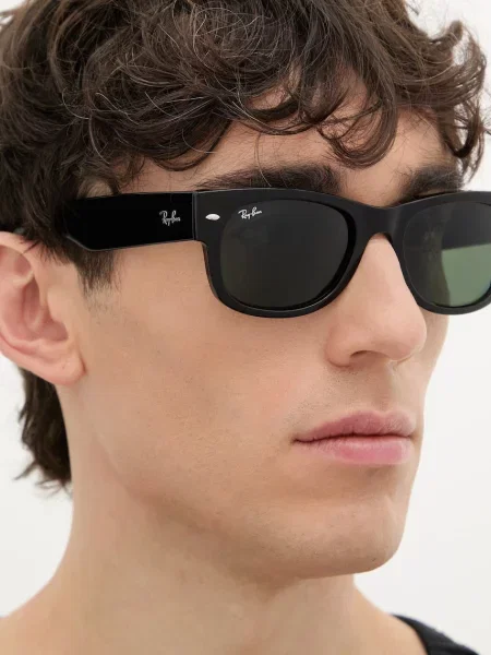 Ray-Ban napszemüveg fekete