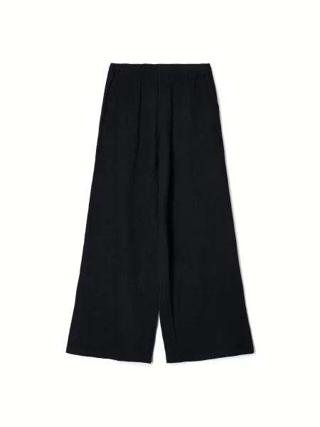 Bershka Hlače črna