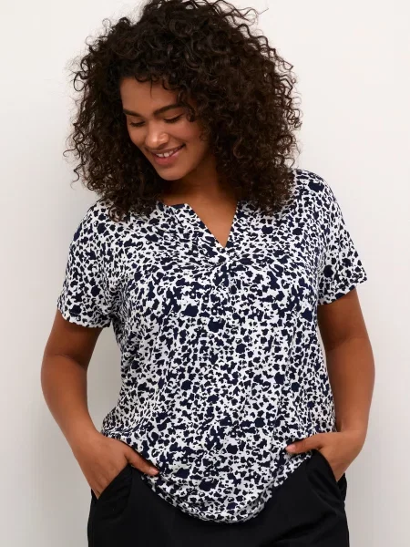 KAFFE CURVE Tricou Charlotta albastru marin alb