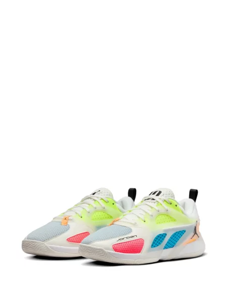 Sneakerși Jordan alb
