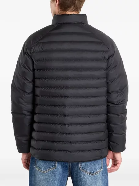 Dlouhé běžecké boty Adidas Terrex s krátkými rukávy s výstřihem do v černé