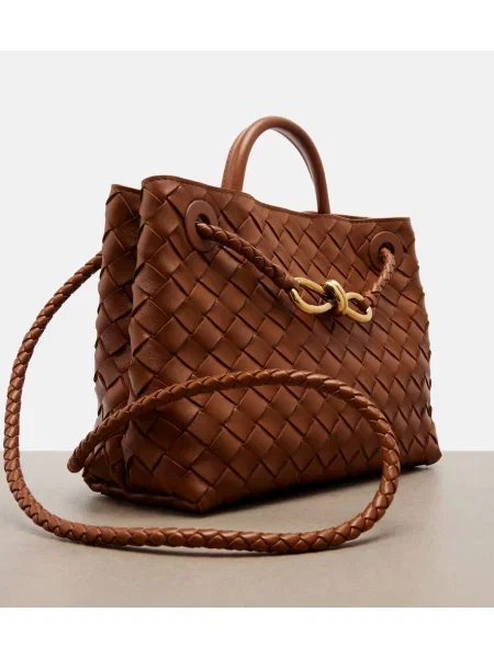 Top Bottega Veneta din piele maro