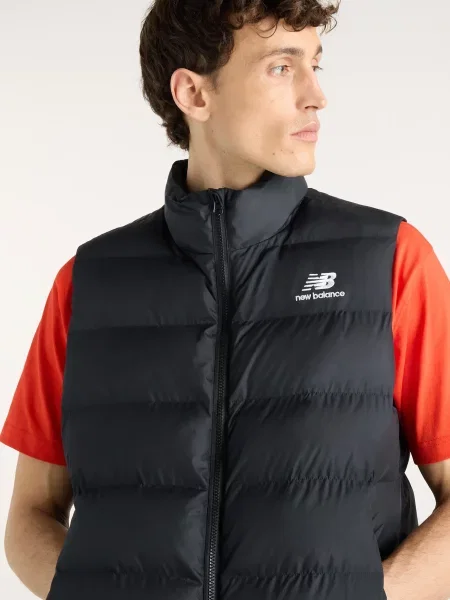 Жилет New Balance чорний