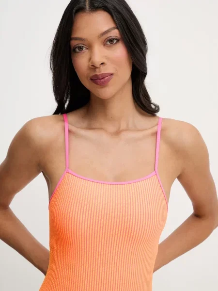 Női egyrészes fürdőruha Nike Ocean Bound Ripple Texture Square Neck pink glow. Méret: XS narancsszínű