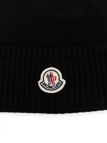 Căciulă Moncler tricotate cu autograf negru