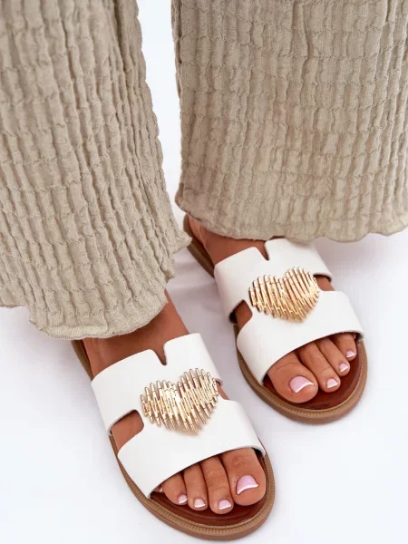 Sandály Evento na plochém podpatku bílé