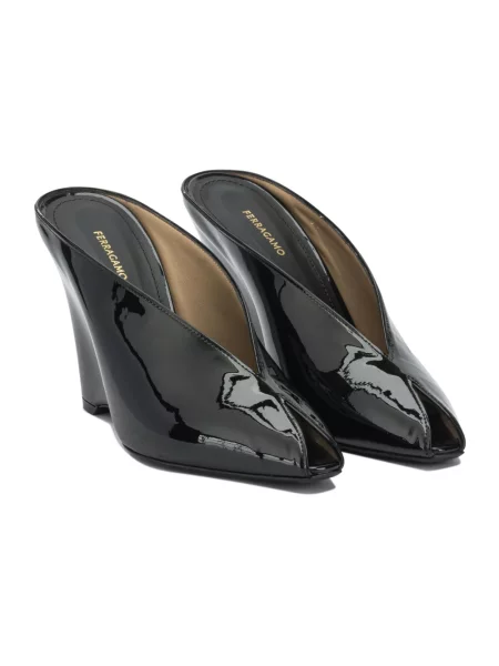 Klapki mules Ferragamo skórzane na koturnie czarne