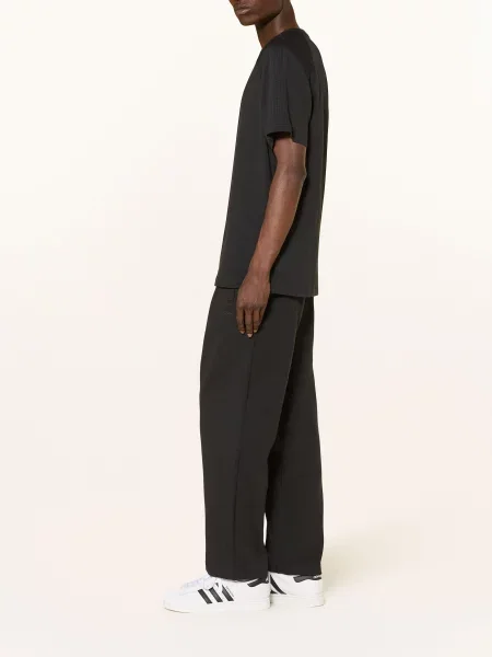 Adidas Originals spodnie dresowe Essential czarne