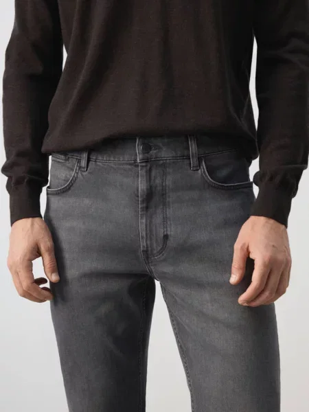 Jeansy Patrick slim fit Ultra Soft Touch denim Mężczyzna 38 MANGO MAN szary