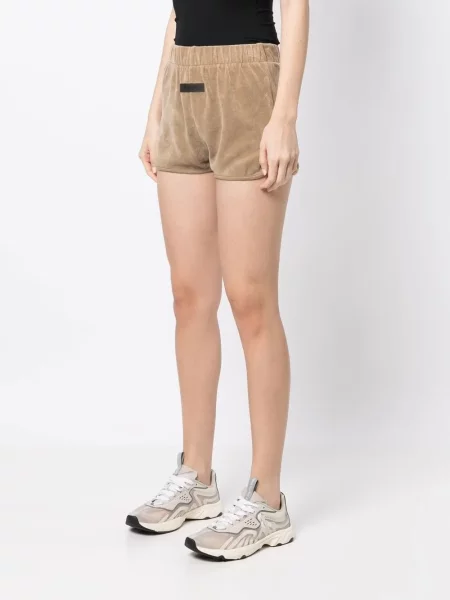 Βελούδινα σορτς Fear Of God Essentials με αυτόγραφο καφέ