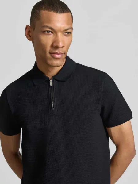 Koszulka polo o kroju regular fit z fakturowanym wzorem Mcneal czarna