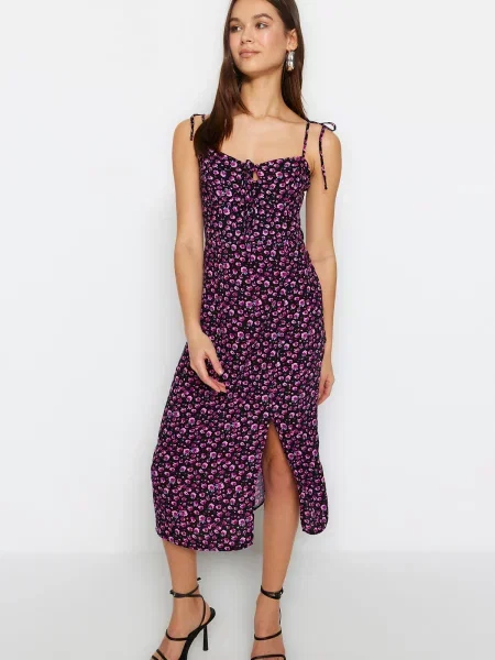 Gât în formă de inimă rochie midi Trendyol cu bretele negru