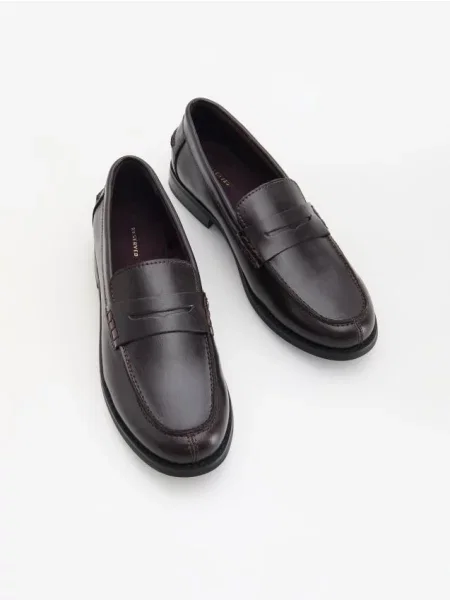 Reserved Mocasini cu baretă maro