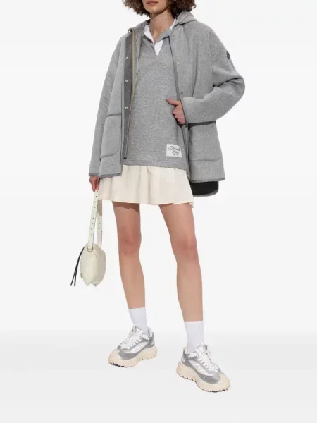 Rochie Moncler plisată de costum gri