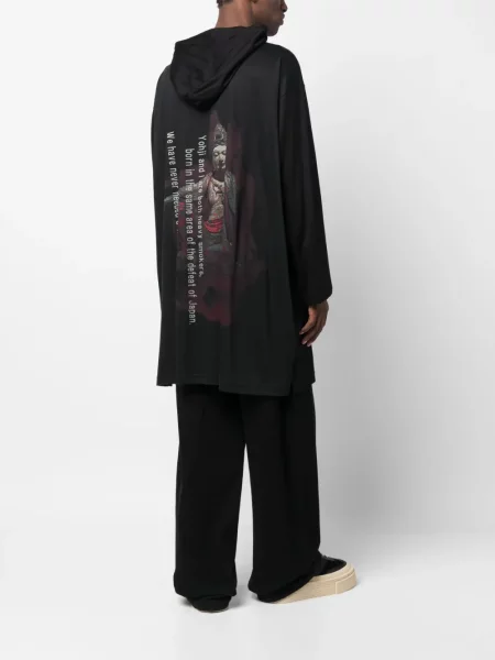 Dlouhé tričko Yohji Yamamoto s potiskem černé