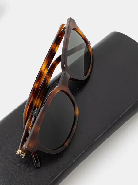Солнцезащитные очки Saint Laurent
