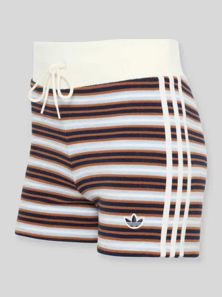 Szorty o kroju slim fit z aplikacją z logo Adidas Originals