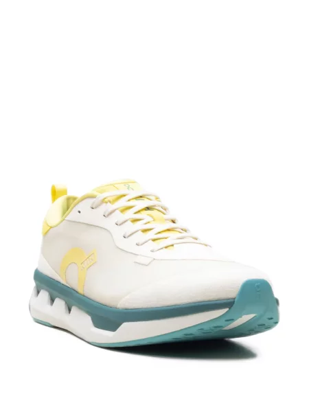 Sneakerși On